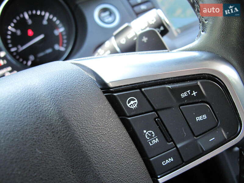 Внедорожник / Кроссовер Land Rover Discovery Sport 2016 в Киеве