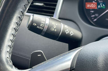 Внедорожник / Кроссовер Land Rover Discovery Sport 2015 в 