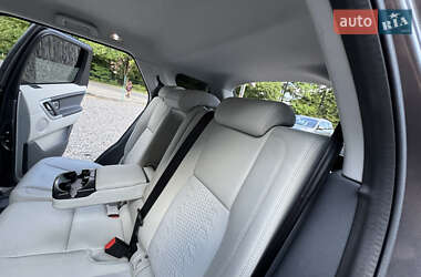 Внедорожник / Кроссовер Land Rover Discovery Sport 2016 в 