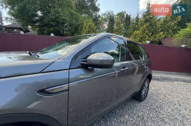 Внедорожник / Кроссовер Land Rover Discovery Sport 2016 в 