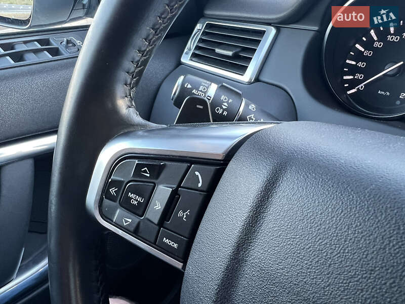 Позашляховик / Кросовер Land Rover Discovery Sport 2016 в Дніпрі