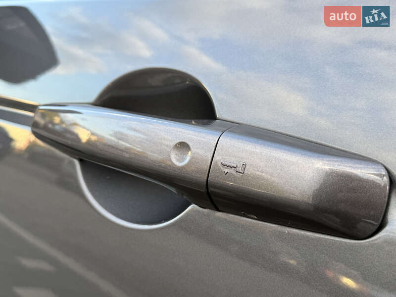 Позашляховик / Кросовер Land Rover Discovery Sport 2016 в Дрогобичі