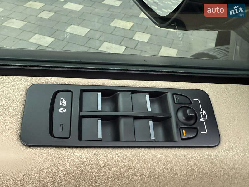 Позашляховик / Кросовер Land Rover Discovery Sport 2016 в Дрогобичі