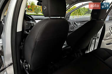 Позашляховик / Кросовер Land Rover Discovery Sport 2017 в 