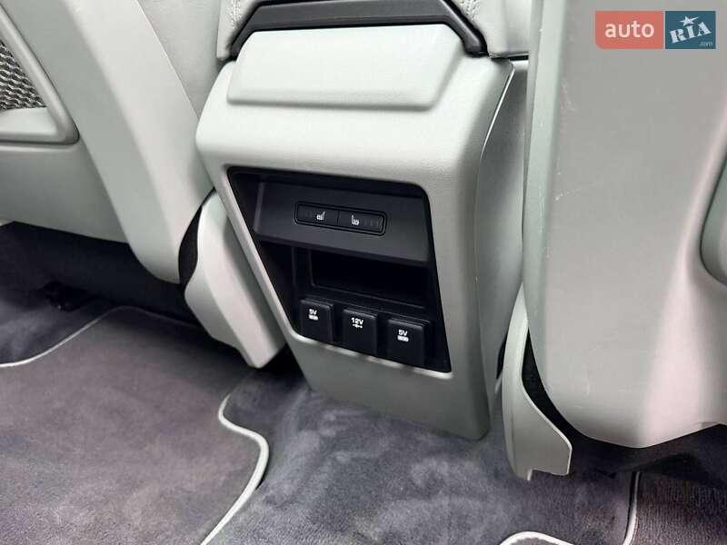 Внедорожник / Кроссовер Land Rover Discovery Sport 2015 в Хмельницком