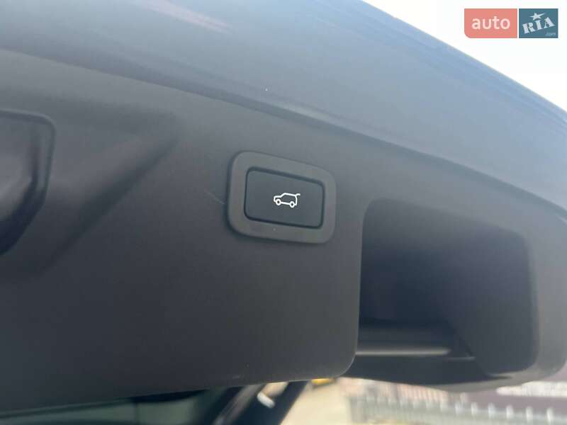 Внедорожник / Кроссовер Land Rover Discovery Sport 2015 в Полтаве