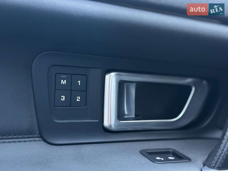 Внедорожник / Кроссовер Land Rover Discovery Sport 2016 в Луцке