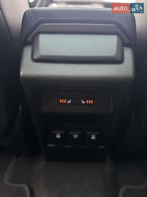 Внедорожник / Кроссовер Land Rover Discovery Sport 2016 в Луцке