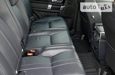 Позашляховик / Кросовер Land Rover Discovery 2016 в 