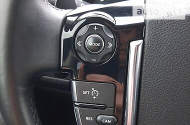 Позашляховик / Кросовер Land Rover Discovery 2016 в 