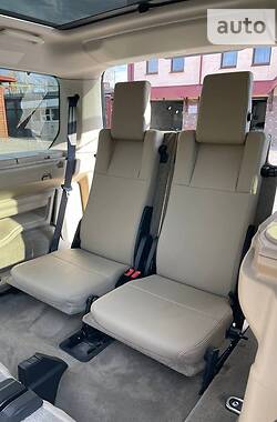 Внедорожник / Кроссовер Land Rover Discovery 2015 в 