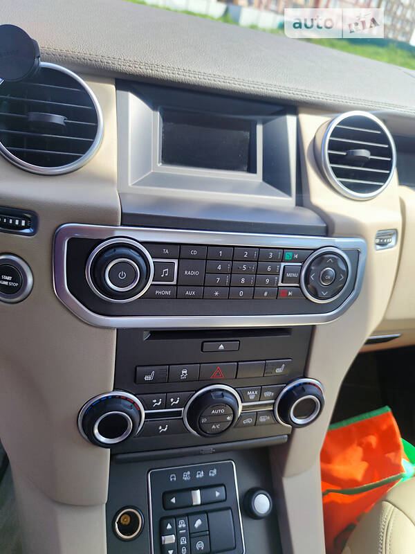 Позашляховик / Кросовер Land Rover Discovery 2016 в Києві