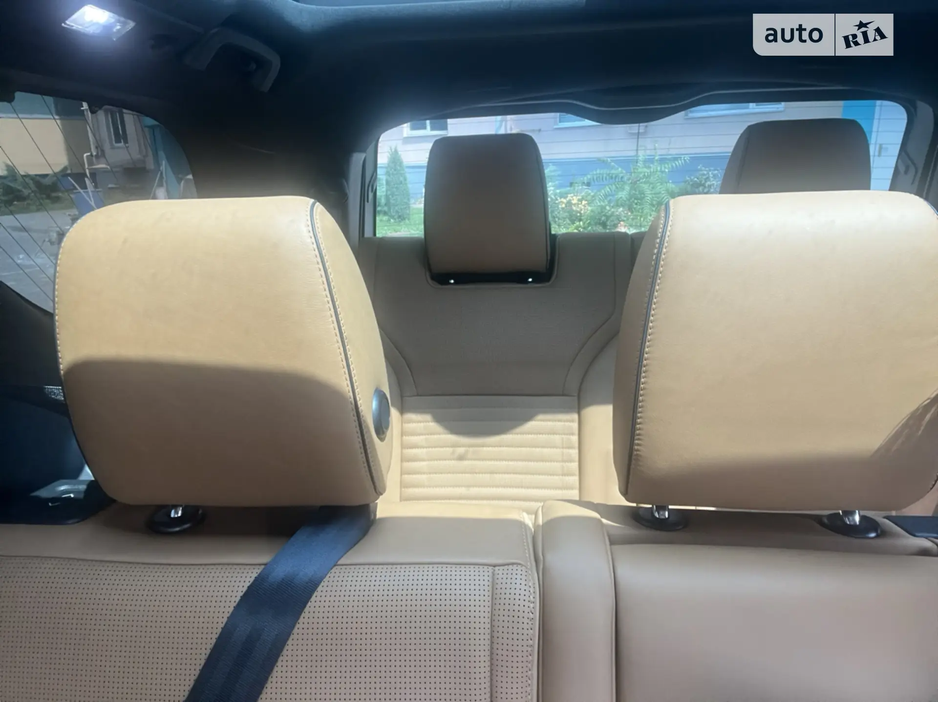 2017 Land Rover Discovery - мініатюра 27