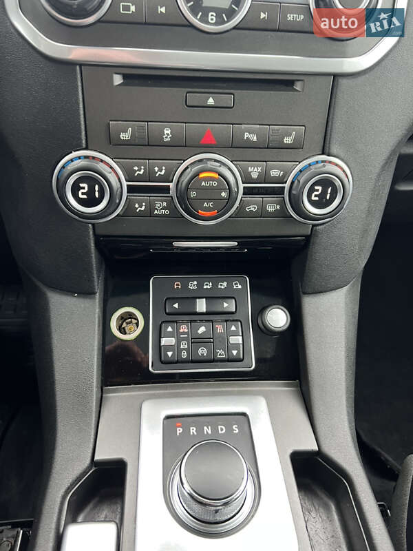 Внедорожник / Кроссовер Land Rover Discovery 2015 в Киеве
