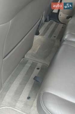 Внедорожник / Кроссовер Land Rover Discovery 2014 в 