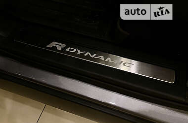Позашляховик / Кросовер Land Rover Discovery 2021 в 