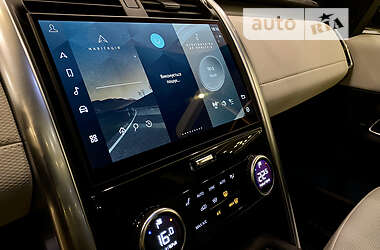 Позашляховик / Кросовер Land Rover Discovery 2021 в 