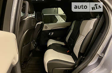 Позашляховик / Кросовер Land Rover Discovery 2021 в 