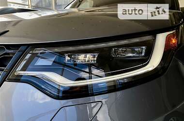 Позашляховик / Кросовер Land Rover Discovery 2021 в 