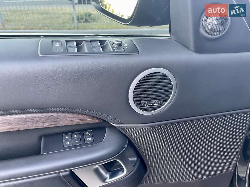 Внедорожник / Кроссовер Land Rover Discovery 2017 в Киеве