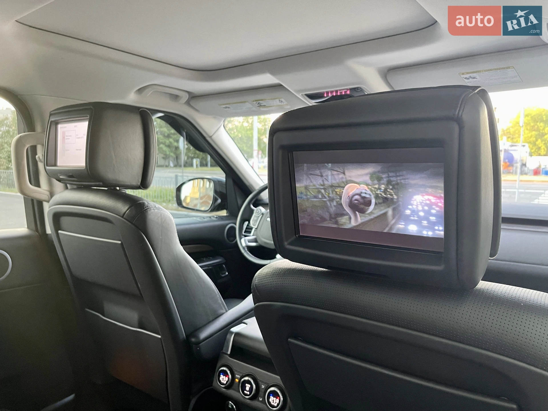 2017 Land Rover Discovery - мініатюра 47