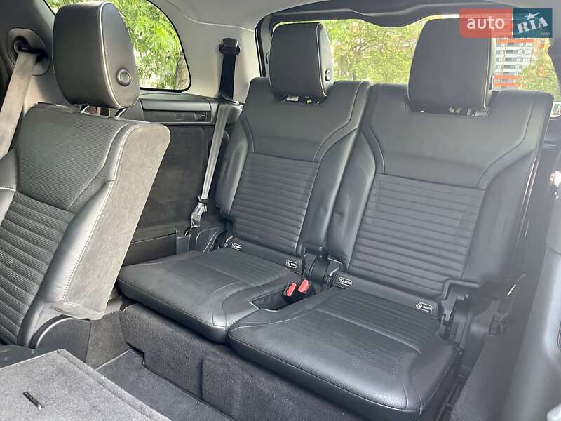 Внедорожник / Кроссовер Land Rover Discovery 2017 в Киеве