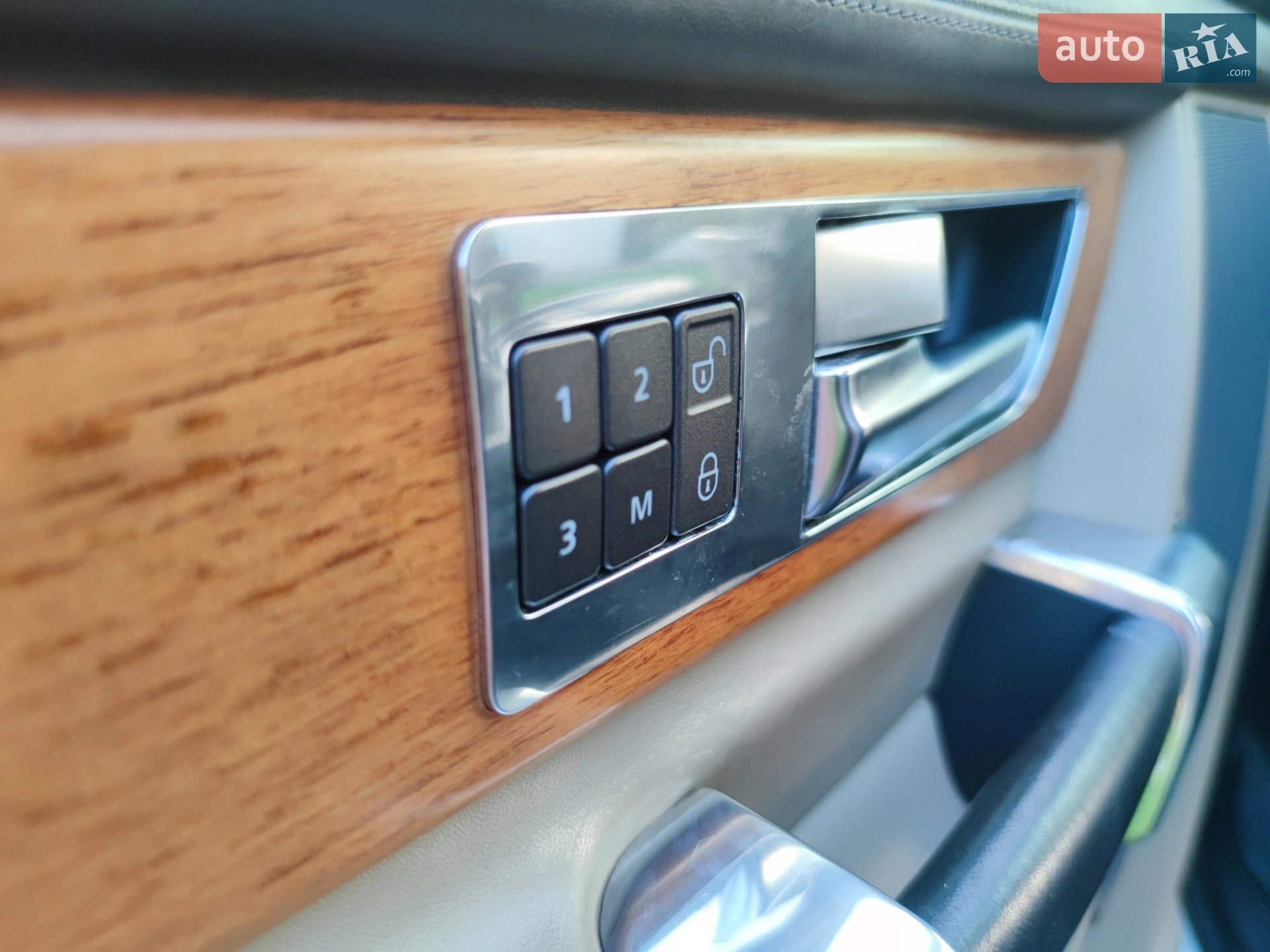 2014 Land Rover Discovery - мініатюра 20