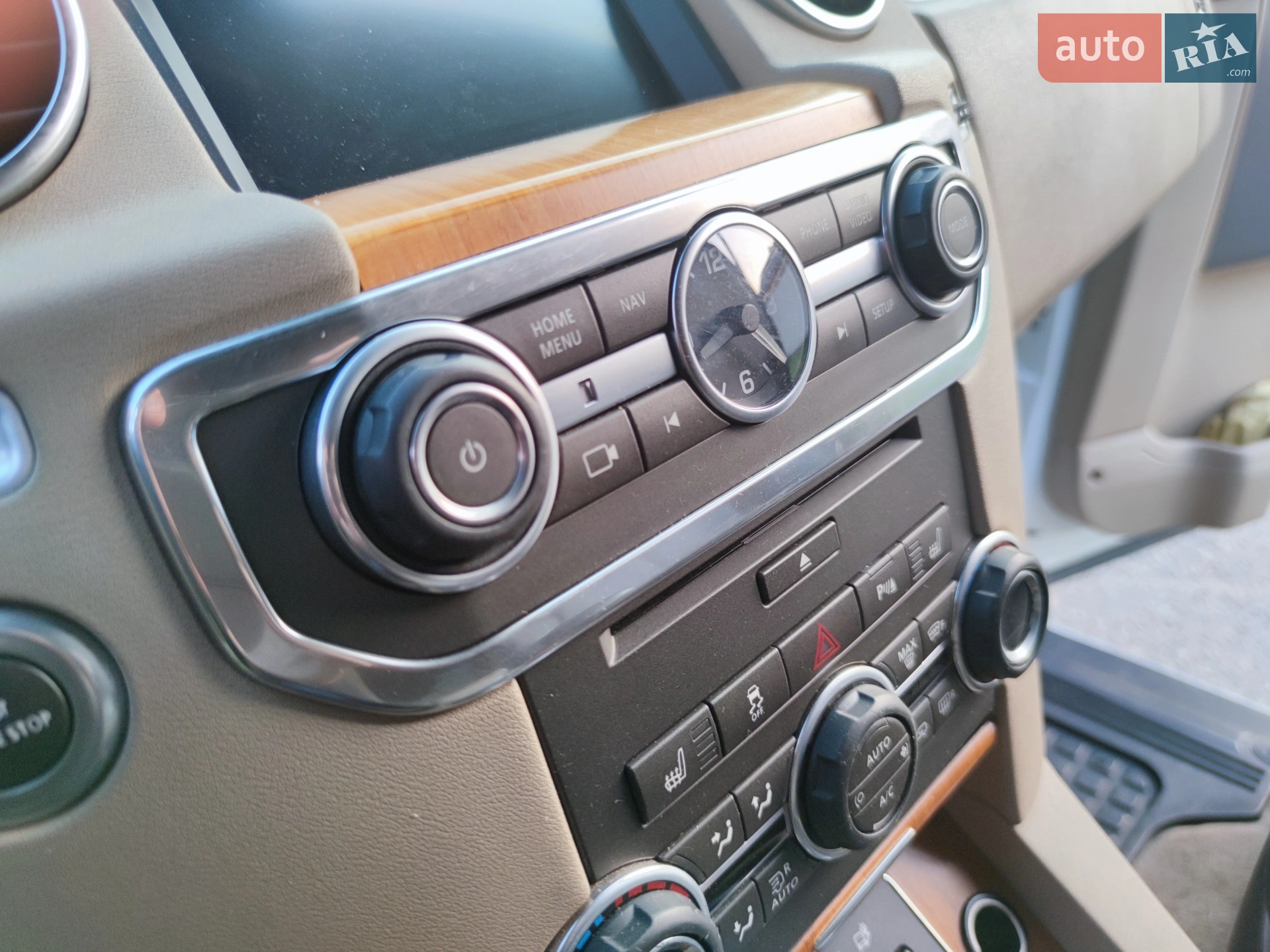 2014 Land Rover Discovery - мініатюра 26
