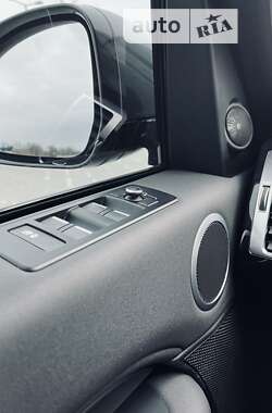 Позашляховик / Кросовер Land Rover Discovery 2017 в 