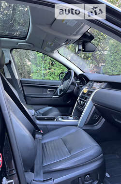 Внедорожник / Кроссовер Land Rover Discovery 2015 в 