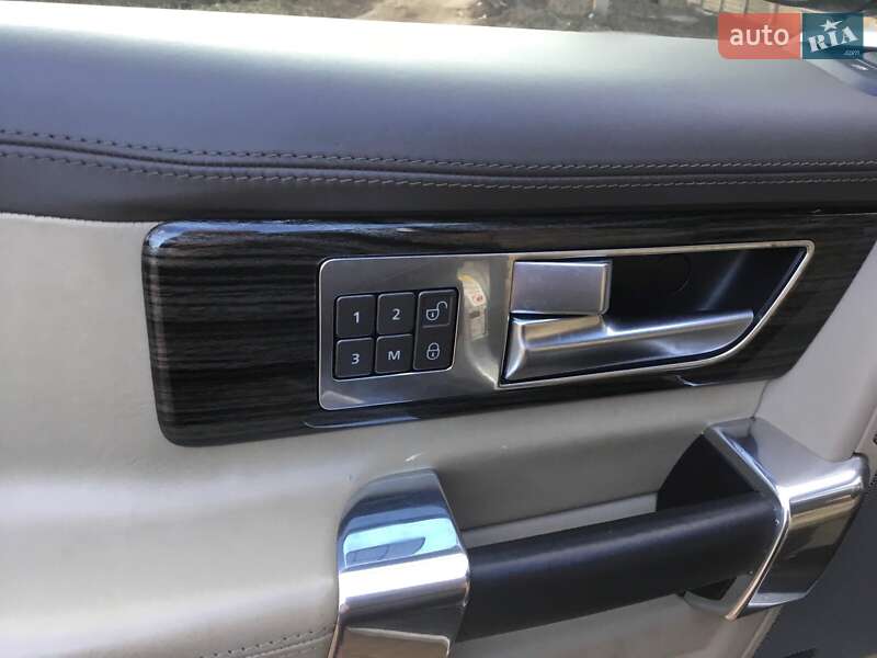 Позашляховик / Кросовер Land Rover Discovery 2015 в Кривому Розі