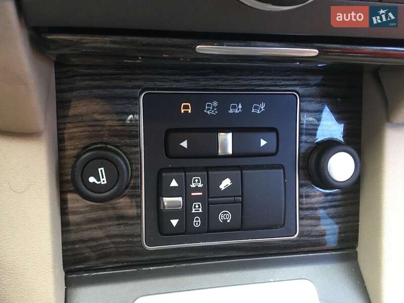 Позашляховик / Кросовер Land Rover Discovery 2015 в Кривому Розі