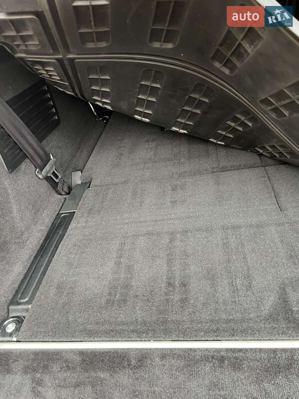 Внедорожник / Кроссовер Land Rover Discovery 2017 в Киеве фото 13 Внедорожник / Кроссовер Land Rover Discovery 2017 в Киеве