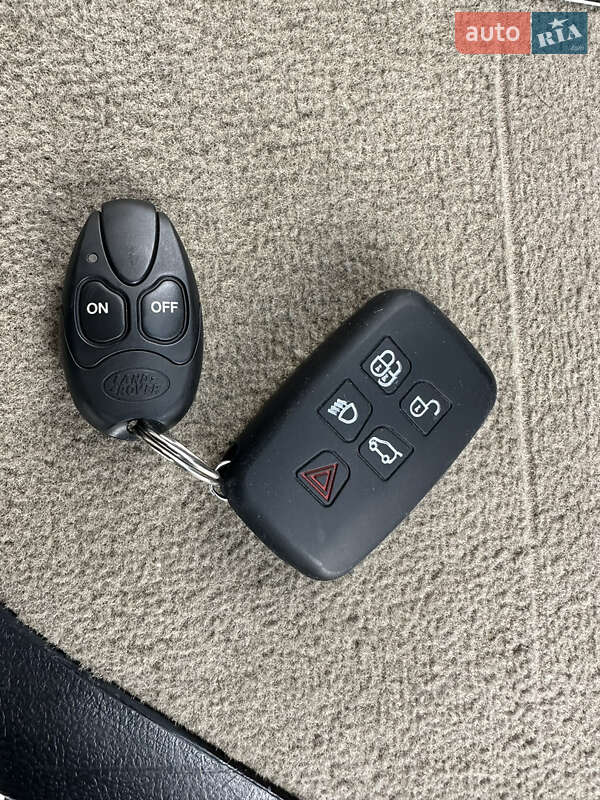 Позашляховик / Кросовер Land Rover Discovery 2012 в Одесі