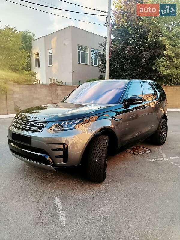 Внедорожник / Кроссовер Land Rover Discovery 2017 в Киеве