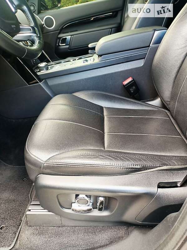 Внедорожник / Кроссовер Land Rover Discovery 2017 в Киеве