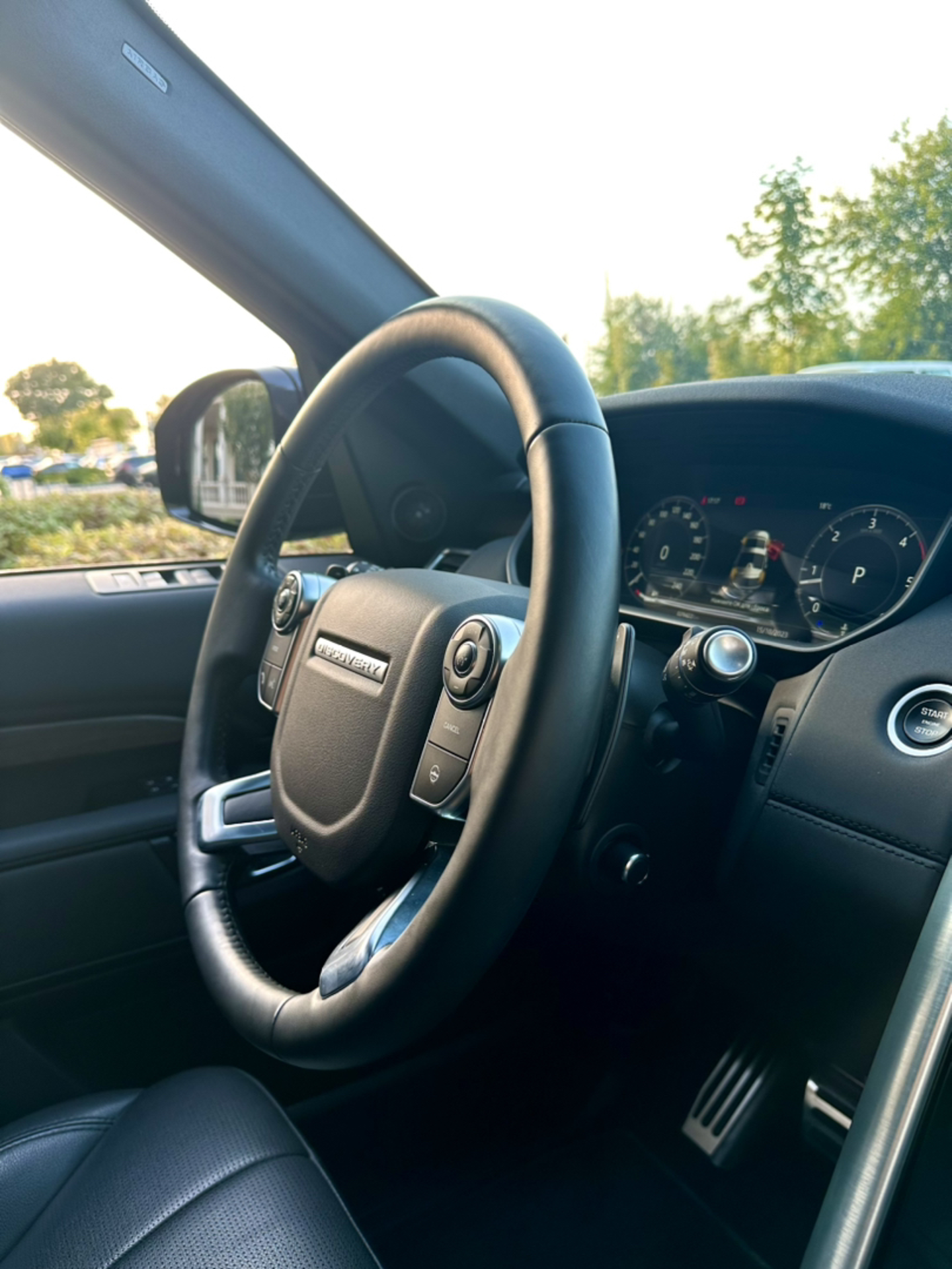 2018 Land Rover Discovery - мініатюра 33