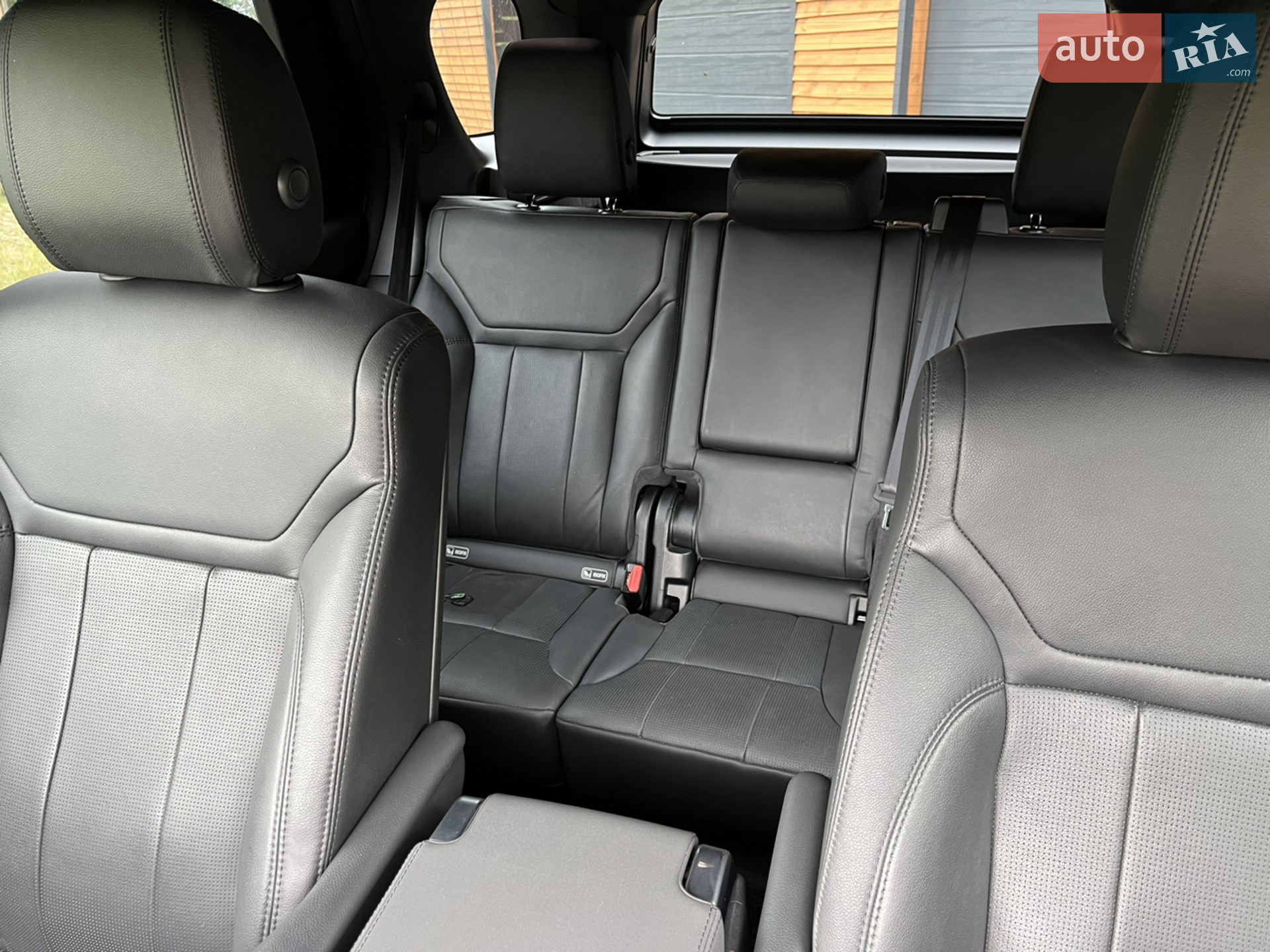 2019 Land Rover Discovery - мініатюра 36