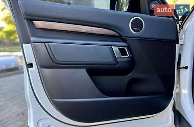 Позашляховик / Кросовер Land Rover Discovery 2018 в 