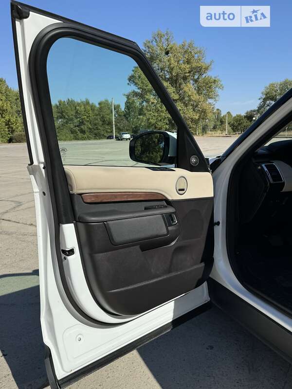 Внедорожник / Кроссовер Land Rover Discovery 2018 в Киеве фото 5 Внедорожник / Кроссовер Land Rover Discovery 2018 в Киеве