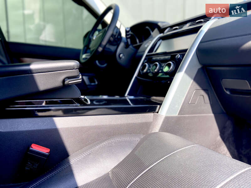 Позашляховик / Кросовер Land Rover Discovery 2017 в Києві