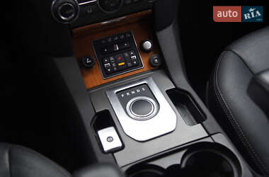 Внедорожник / Кроссовер Land Rover Discovery 2012 в 