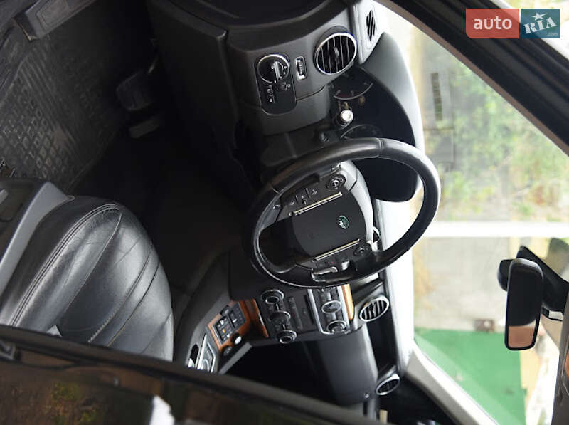 Позашляховик / Кросовер Land Rover Discovery 2012 в Ірпені