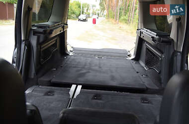 Внедорожник / Кроссовер Land Rover Discovery 2012 в 