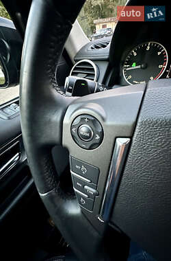 Внедорожник / Кроссовер Land Rover Discovery 2015 в 