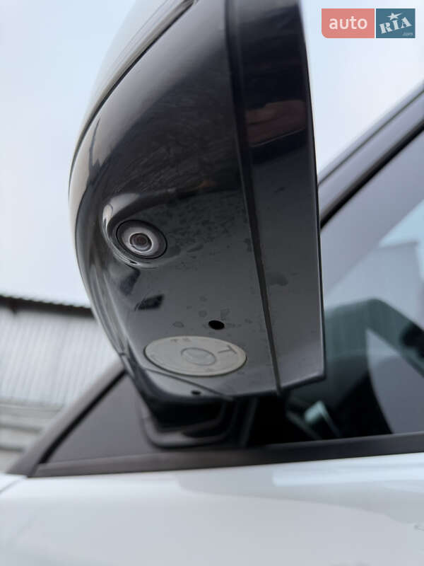 Внедорожник / Кроссовер Land Rover Discovery 2014 в Киеве