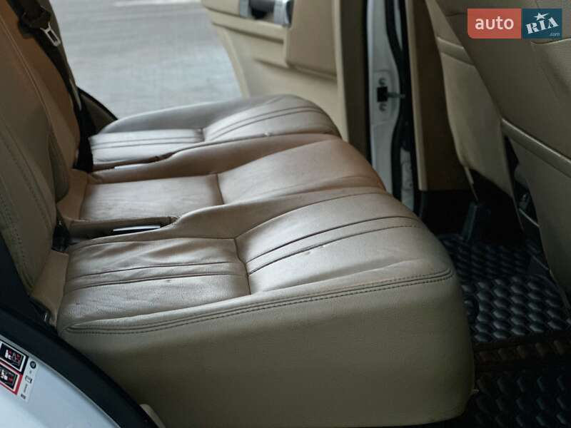 Позашляховик / Кросовер Land Rover Discovery 2015 в Тернополі