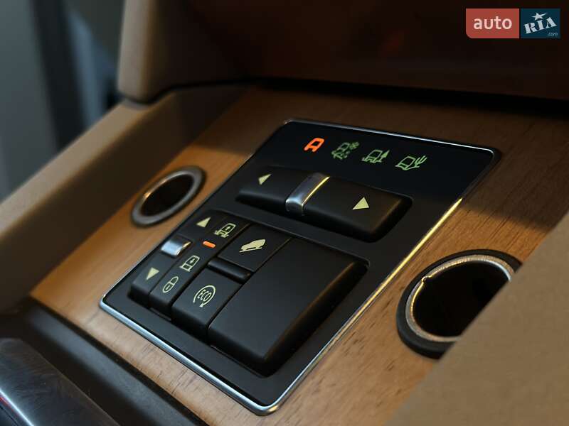 Позашляховик / Кросовер Land Rover Discovery 2015 в Тернополі