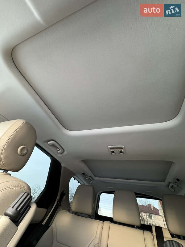 Внедорожник / Кроссовер Land Rover Discovery 2017 в Львове фото 45 Внедорожник / Кроссовер Land Rover Discovery 2017 в Львове