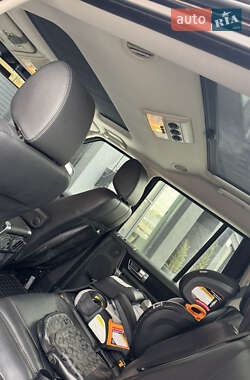 Позашляховик / Кросовер Land Rover Discovery 2015 в 